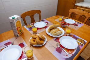 Dining - D02 - Carrob Street House (Lagos)