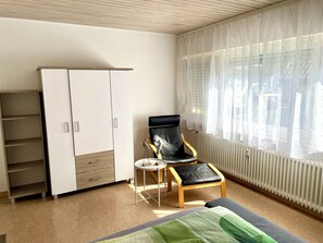 3 bedrooms, free WiFi, bed sheets - Exclusive Fewo für 6 Personen (Heilbronn)