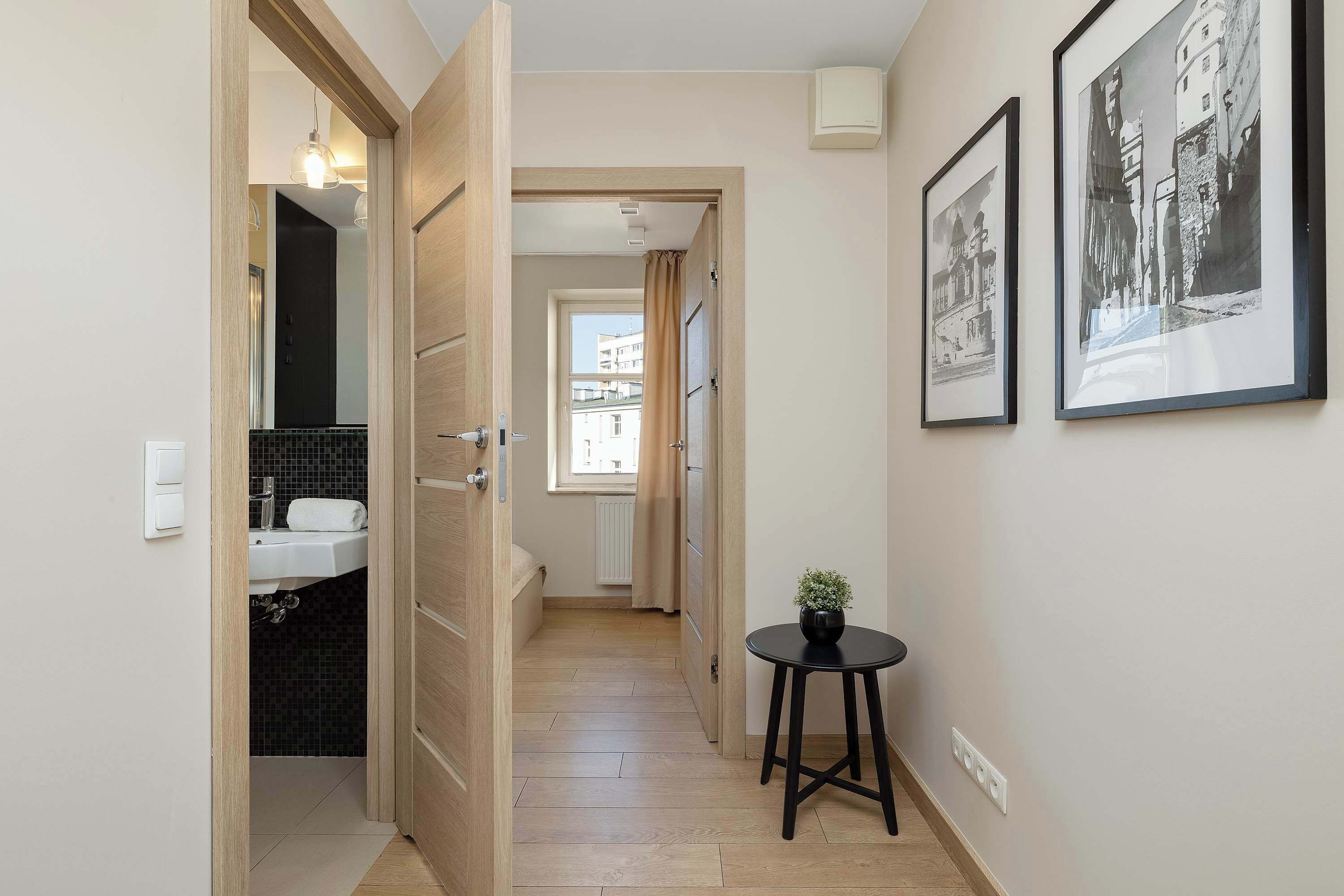Desk, iron/ironing board, travel cot, WiFi