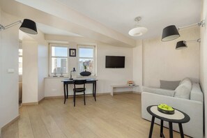 TV, offices - Spacious Apartment in the Center | Balcony | Castle (Szczecin)