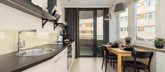 Geräumige Wohnung im Zentrum | Balkon | Schloss