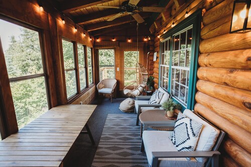 Caribou Lake Lookout – Hot Tub • Lake Views • Cozy North Shore Escape