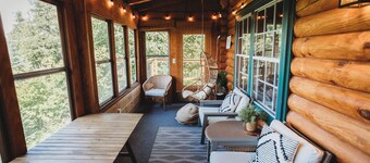 Caribou Lake Lookout – Hot Tub • Lake Views • Cozy North Shore Escape
