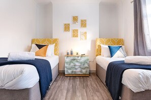Iron/ironing board, travel cot, WiFi, bed sheets
