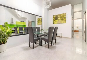Dining - Vacation Apartment 'Rayito De Sol' with Wi-Fi (Las Palmas de Gran Canaria)