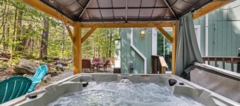 Dog Friendly Cabin w Hot Tub Sauna Fire Pit
