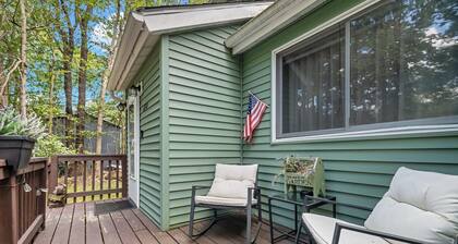 Dog Friendly Cabin w Hot Tub Sauna Fire Pit