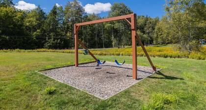 Near Jfbb for Skiing With Hot Tub and Fire Pit