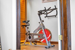 House - Spa Retreat With Hot Tub Sauna and Game Rooms (Lake Harmony)