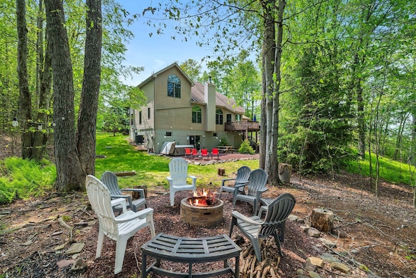 House | 5 bedrooms, Internet - Spa Retreat With Hot Tub Sauna and Game Rooms (Lake Harmony)