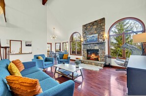 House | 5 bedrooms, Internet - Spa Retreat With Hot Tub Sauna and Game Rooms (Lake Harmony)