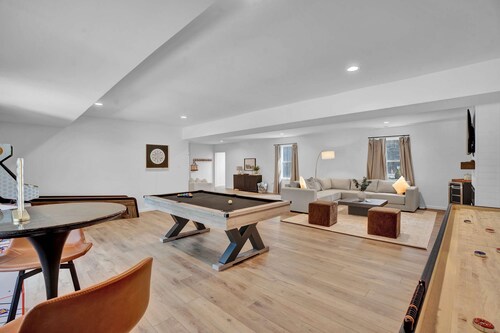 Hottub Firepit Gameroom 10mins2jackfrostbigboulder