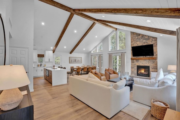 House | 6 bedrooms, Internet - Hottub Firepit Gameroom 10mins2jackfrostbigboulder (Blakeslee)
