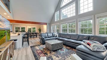 House | 8 bedrooms, Internet