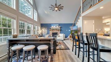 House | 8 bedrooms, Internet