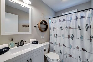 House | 8 bedrooms, Internet - Hot Tub Game Room Dog Friendly Sports Bar A C (Albrightsville)