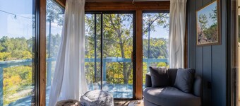 Riverfront Dog Friendly Cabin With Mountain Views