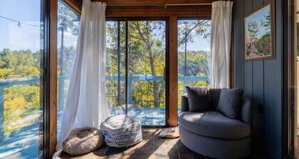 Riverfront Dog Friendly Cabin With Mountain Views