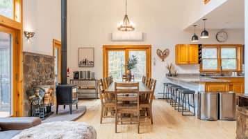 House | 5 bedrooms, Internet
