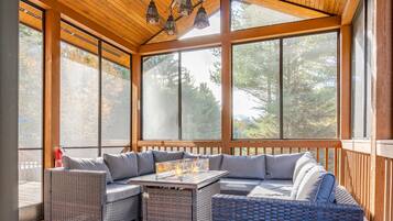 House | 5 bedrooms, Internet
