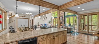 Mins2 Jfbb Split Rock With Hot Tub and Game Room