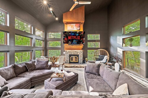 Waterfall Views Hot Tub Game Room Dog Friendly