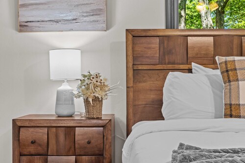 Near Ski Resorts With Hot Tub Game and Movie Room