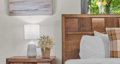 Near Ski Resorts With Hot Tub Game and Movie Room