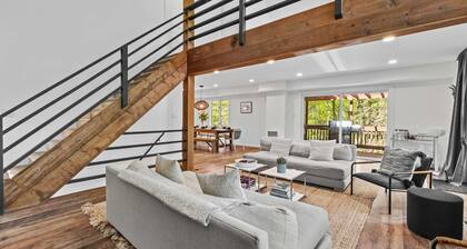 Dog-friendly Pocono Chalet w Hot Tub Indoor Pool