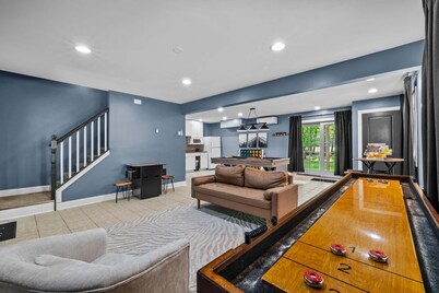 Game Room A C Dog-friendly Stay With Hot Tub