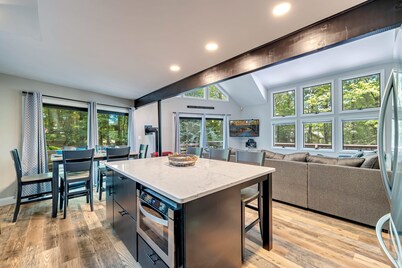 Dog Friendly Escape w Gameroom Hot Tub Fire Pit