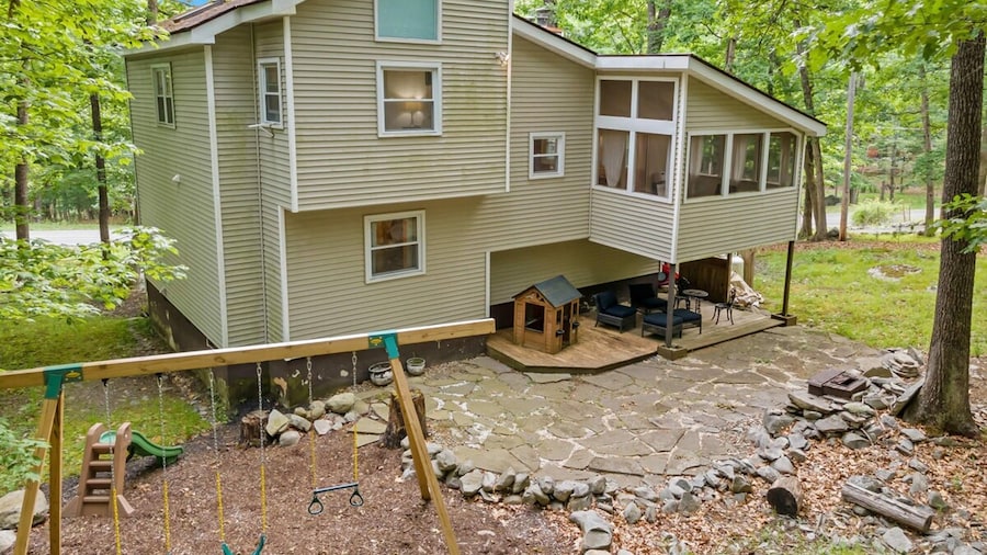 Slopeside Lounge Gameroom Lakes Pools Dogs Welcome