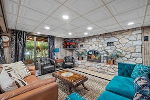 5 habitaciones y acceso a internet 
