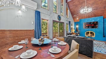House | 5 bedrooms, Internet
