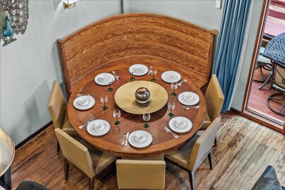 Poconos Speakeasy Hot Tub Dog-friendly Near Ski