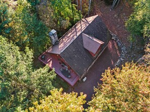 House | 5 bedrooms, Internet - Poconos Speakeasy Hot Tub Dog-friendly Near Ski (Lake Harmony)
