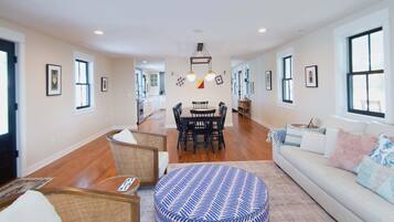 House | 5 bedrooms, Internet