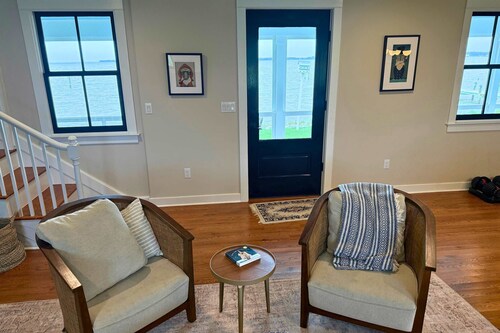 Modern Chesapeake Waterfront - Heated Pool - Dock