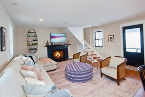 House | 5 bedrooms, Internet - Modern Chesapeake Waterfront - Heated Pool - Dock (Cambridge)