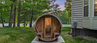 Luxe Pocono Getaway Theater Hot Tub Game Room
