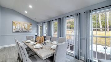 House | 5 bedrooms, Internet