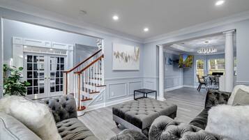 House | 5 bedrooms, Internet