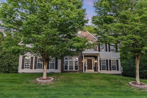 Luxe Pocono Getaway Theater Hot Tub Game Room