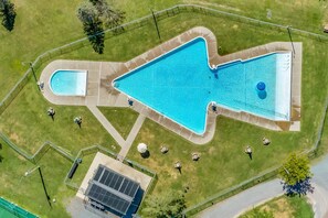 House - Streamside Hot Tub Dog Friendly Resort Access (Pocono Lake)