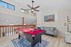 House - Streamside Hot Tub Dog Friendly Resort Access (Pocono Lake)