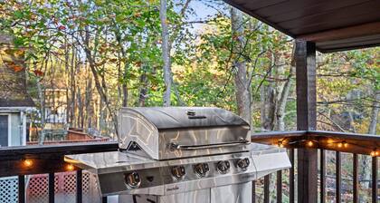Streamside Hot Tub Dog Friendly Resort Access