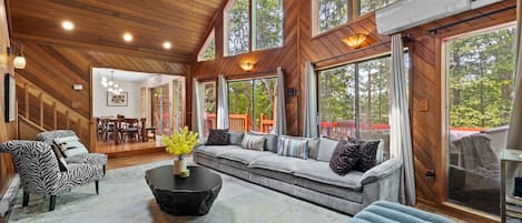 House | 5 bedrooms, Internet