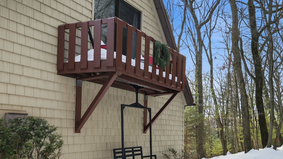 Views of Blue Mountain Near App Trail Game Room