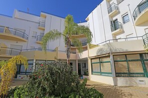 Exterior - C20 - Meia Praia Beach 3 Bed Apartment (Lagos)