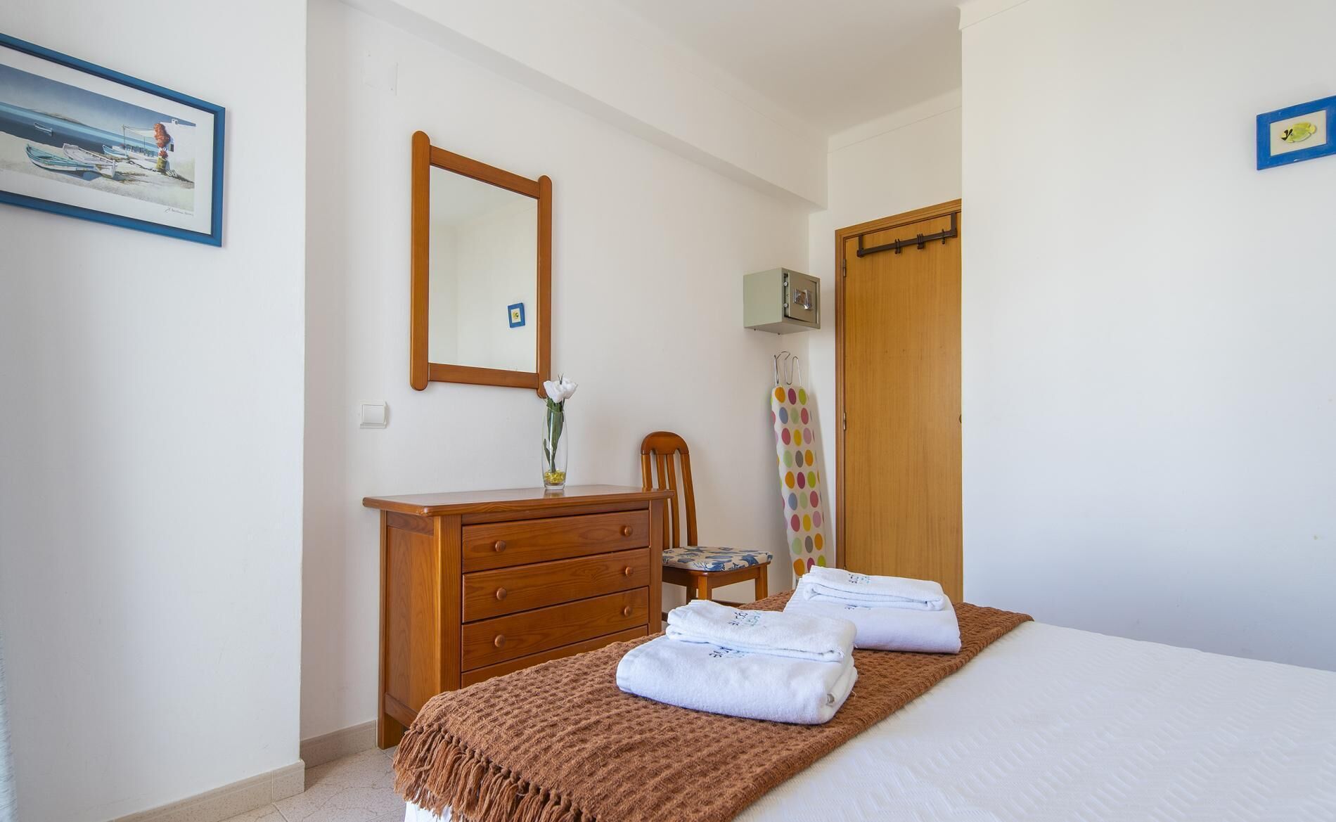 Wifi gratis y ropa de cama